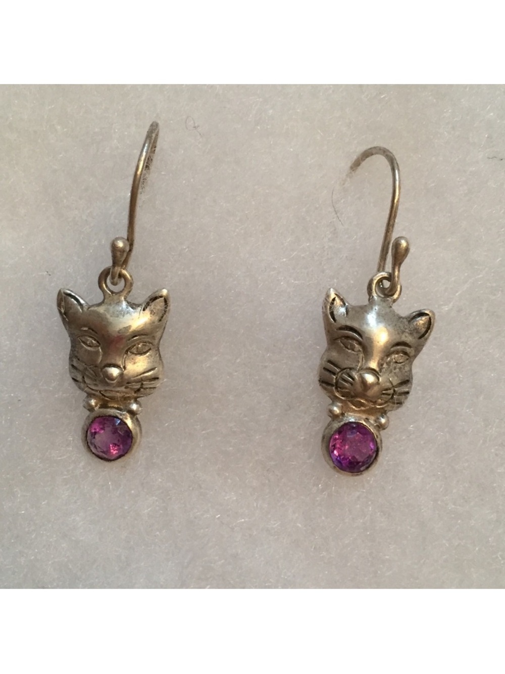 SUE B EARRINGS STERLING SILVER CAT FACE FELINE 925 AMETHYST WIRES DROP